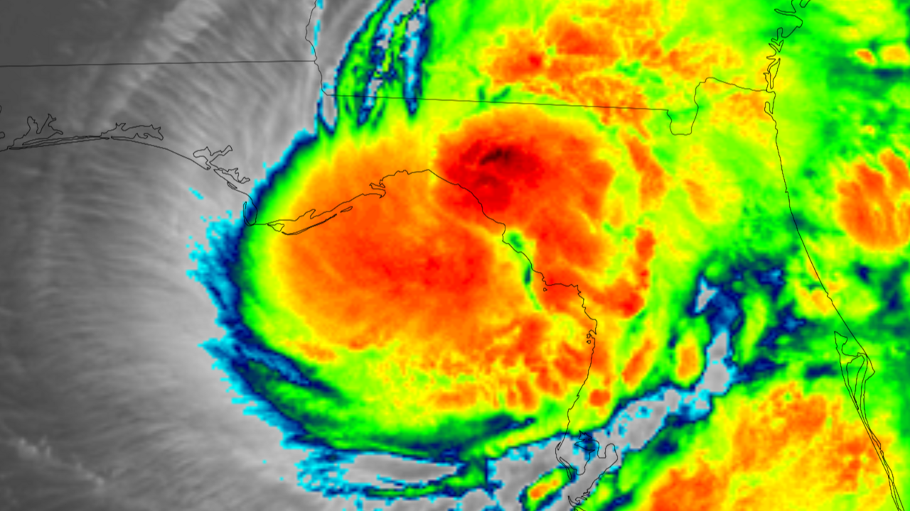Imagen de satélite de archivo del huracán Debby en 2024, no de Isaías, que muestra un sistema tropical sobre la costa norte de Florida